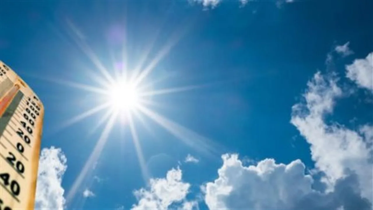 تحذير من شبورة مائية كثيفة تسيطر على الطرق ومدن القناة صباح الخميس